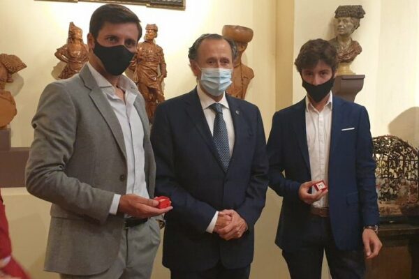 El alcalde de Chiclana recibe a sus novilleros, Francisco Montero y Christian Parejo