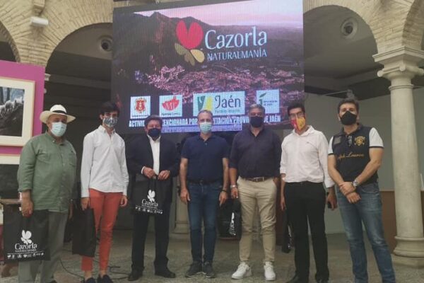 El alcalde de Cazorla recibe a los protagonistas de la novillada de este sábado