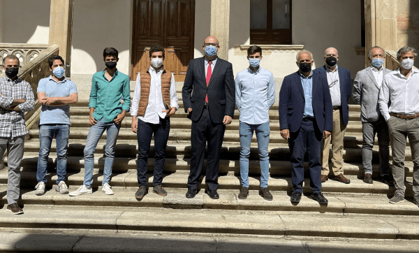 La Diputación de Salamanca recibe a los novilleros de la Escuela Taurina de Salamanca