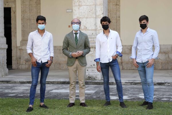 La Junta muestra su apoyo a la cultura taurina en la recepción a los finalistas del Circuito de Novilladas de Castilla y León