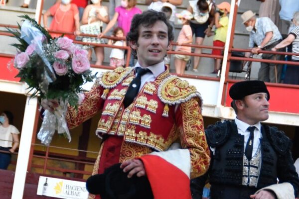 Álvaro Burdiel: «Todos los novilleros soñamos con convertirnos en figura»
