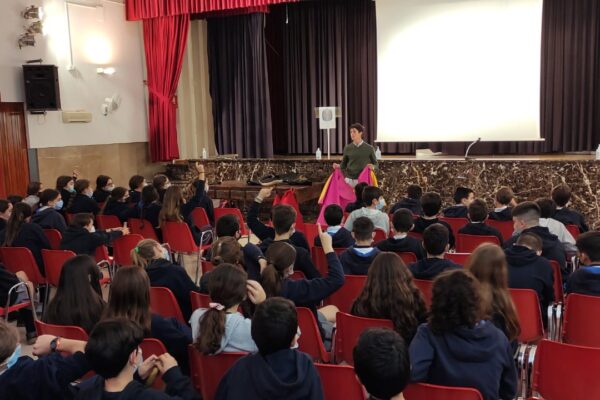 Jesús Cuesta visita a los alumnos del Colegio Marista San Fernando de Sevilla￼