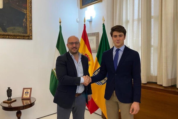 El alcalde de El Puerto de Santa María recibe a Víctor Barroso