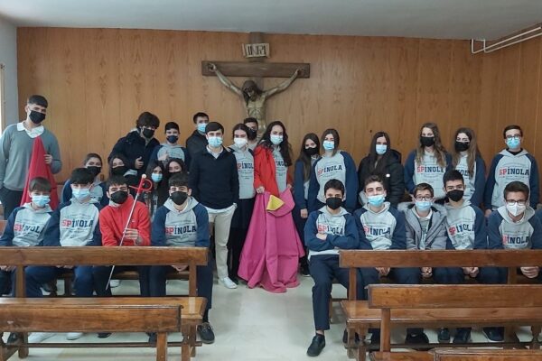 Marcos Linares visita a los alumnos del Colegio Sagrado Corazón de Linares