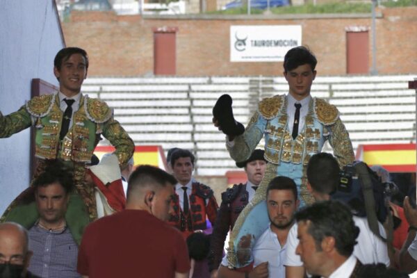 Doble Puerta Grande en el inicio del Circuito de Castilla y León