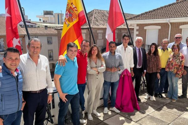 Recibimiento a Diego García tras sus logros en Las Ventas y el Circuito de Madrid