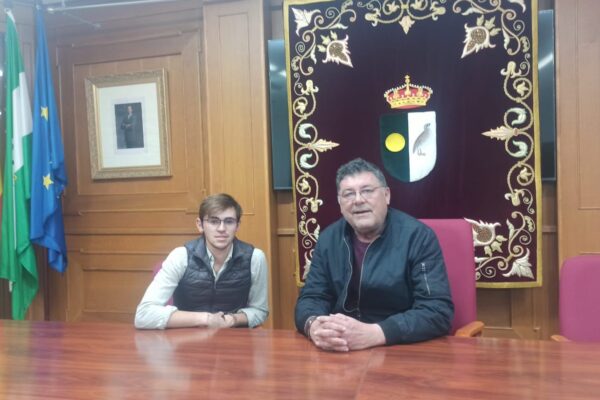 El alcalde de Lantejuela recibe a Manuel Osuna