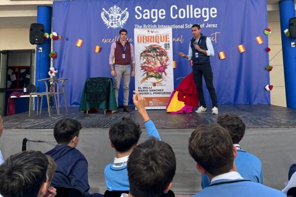 VETERANOS Y NOVELES: El Melli visita el «Sage College» de Jerez de la Frontera