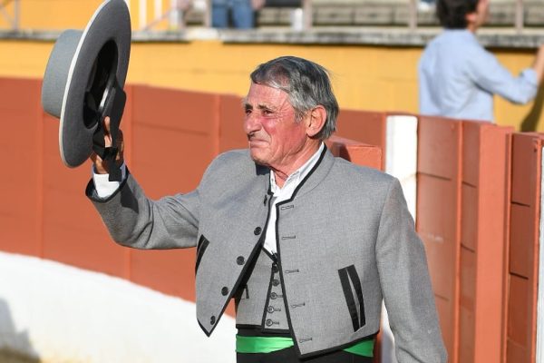 Buen juego de los de Baltasar Ibán en una tarde marcada por los aceros