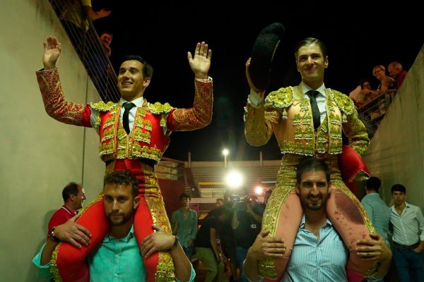 Triple puerta grande en el inicio del Circuito de Extremadura en Casar de Cáceres