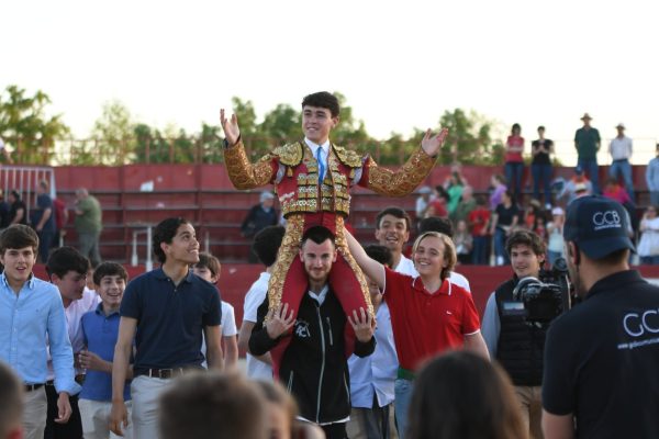 Jarocho corta dos orejas a un bravo Flor de Jara en Talamanca de Jarama
