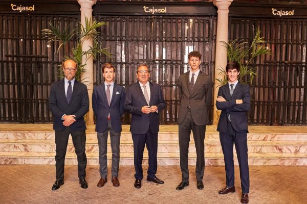 La Fundación Caja Sol recibe a los tres finalistas en su sede de Sevilla