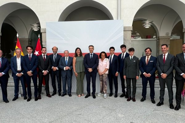 La Comunidad de Madrid recibe a los finalistas del Circuito de Madrid