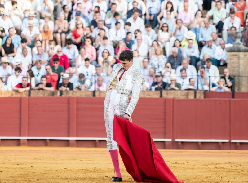 Mariscal Ruiz reaparece en Sevilla tras su percance en Madrid