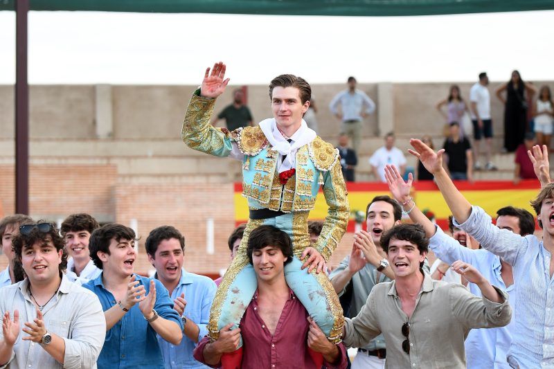 Ruiz de Velasco abre la puerta grande en la última novillada clasificatoria