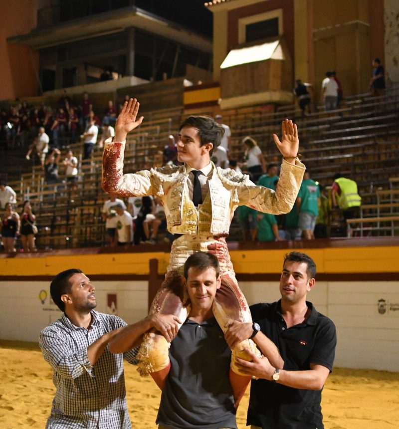 Puerta grande para Mario Vilau en la segunda semifinal del Circuito Valenciano de Novilladas 2025