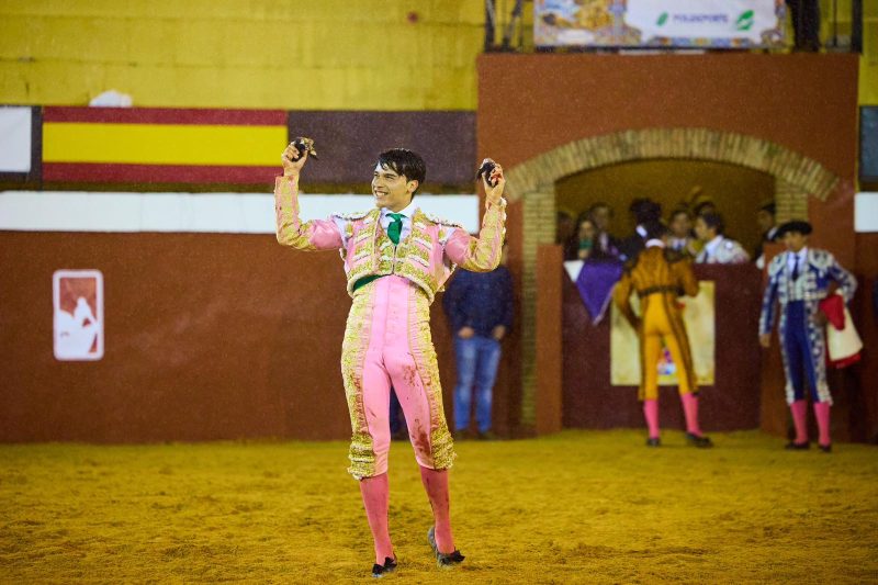 Dennis Martín se impone en el voto del público en Cortes