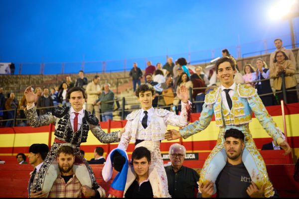 Norte, Rejas y Quintana salen a hombros en Motril en la primera semifinal del Circuito de Andalucía