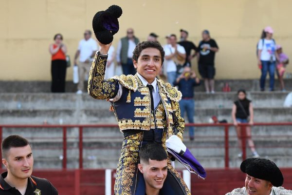 Juan Pablo Ibarra descerroja la puerta grande en Algete