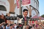 David Gutiérrez abre la Puerta Grande de Cáceres con tres orejas y confirma su proyección en el toreo extremeño