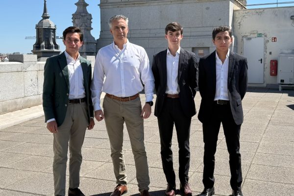 Carlos Novillo recibe a los finalistas del Circuito de Madrid 2026 antes de las finales de Chinchón y San Martín de Valdeiglesias