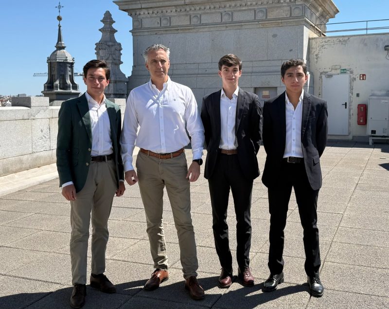 Carlos Novillo recibe a los finalistas del Circuito de Madrid 2026 antes de las finales de Chinchón y San Martín de Valdeiglesias
