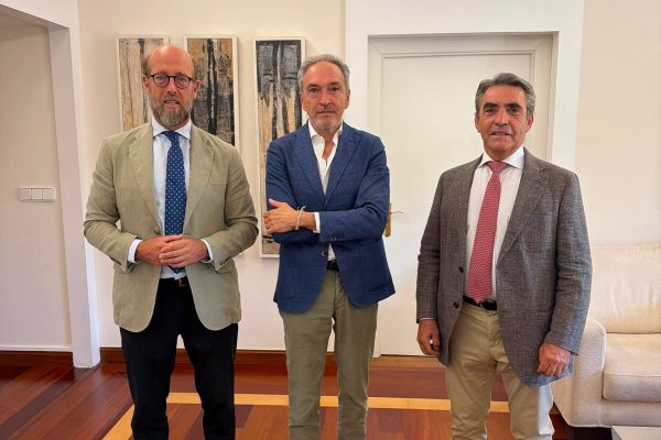 La Fundación Toro de Lidia se reúne con el consejero de Cultura, Turismo y Deporte de la Junta de Castilla y León, Alberto Díaz Pico