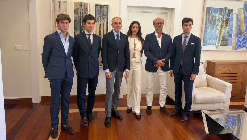 José Alberto Díaz Pico recibe a los finalistas del Circuito de Castilla y León 2026 antes de la gran final en Herrera de Pisuerga
