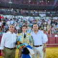 Manuel Quintana, triunfador del Circuito de Novilladas de Andalucía 2026, a hombros en Málaga