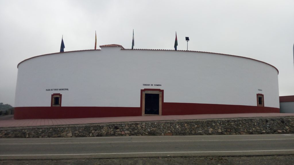 Un toro, una iglesia y el nacimiento de un símbolo: la historia de la Plaza de Toros de Zarza la Mayor