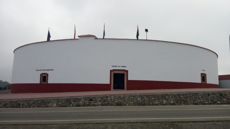 Un toro, una iglesia y el nacimiento de un símbolo: la historia de la Plaza de Toros de Zarza la Mayor